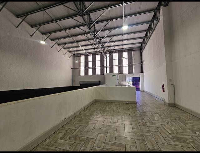 322M² WAREHOUSE TO LET IN LINBRO PARK